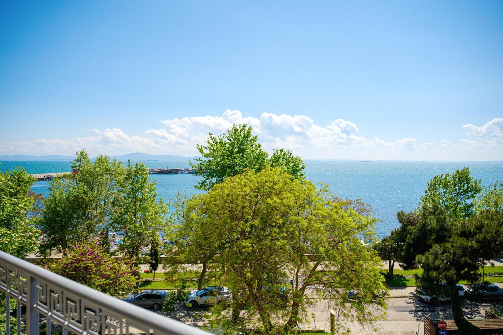 Paradise Hotel & Relax Center Pomorie Exterior photo